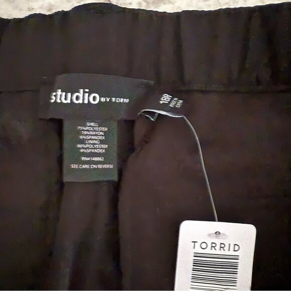 Torrid Black Wide Leg City Twill High Rise Pant 18R NWT 40740016 - Picture 13 of 15